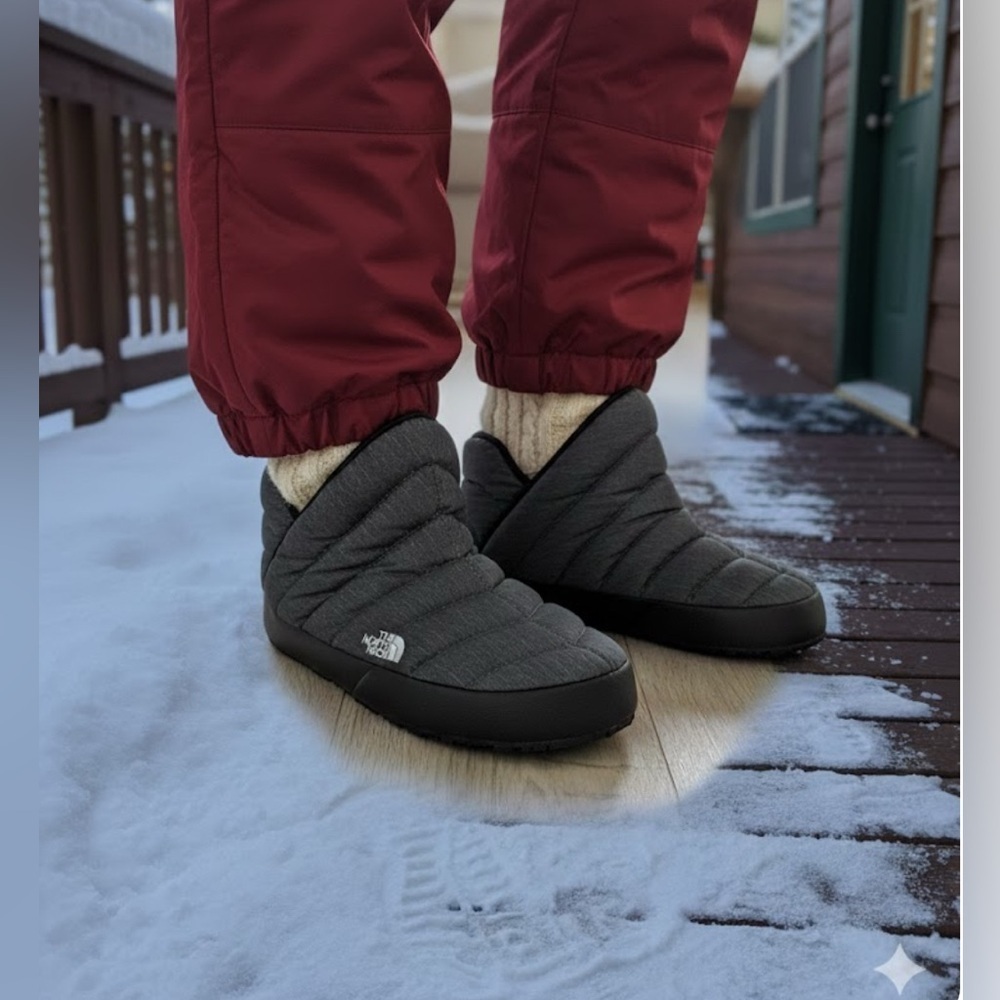 The North Face Thermoball Traction Unisex Gray Quilted Boots NWT Size 8M 9.5Wm